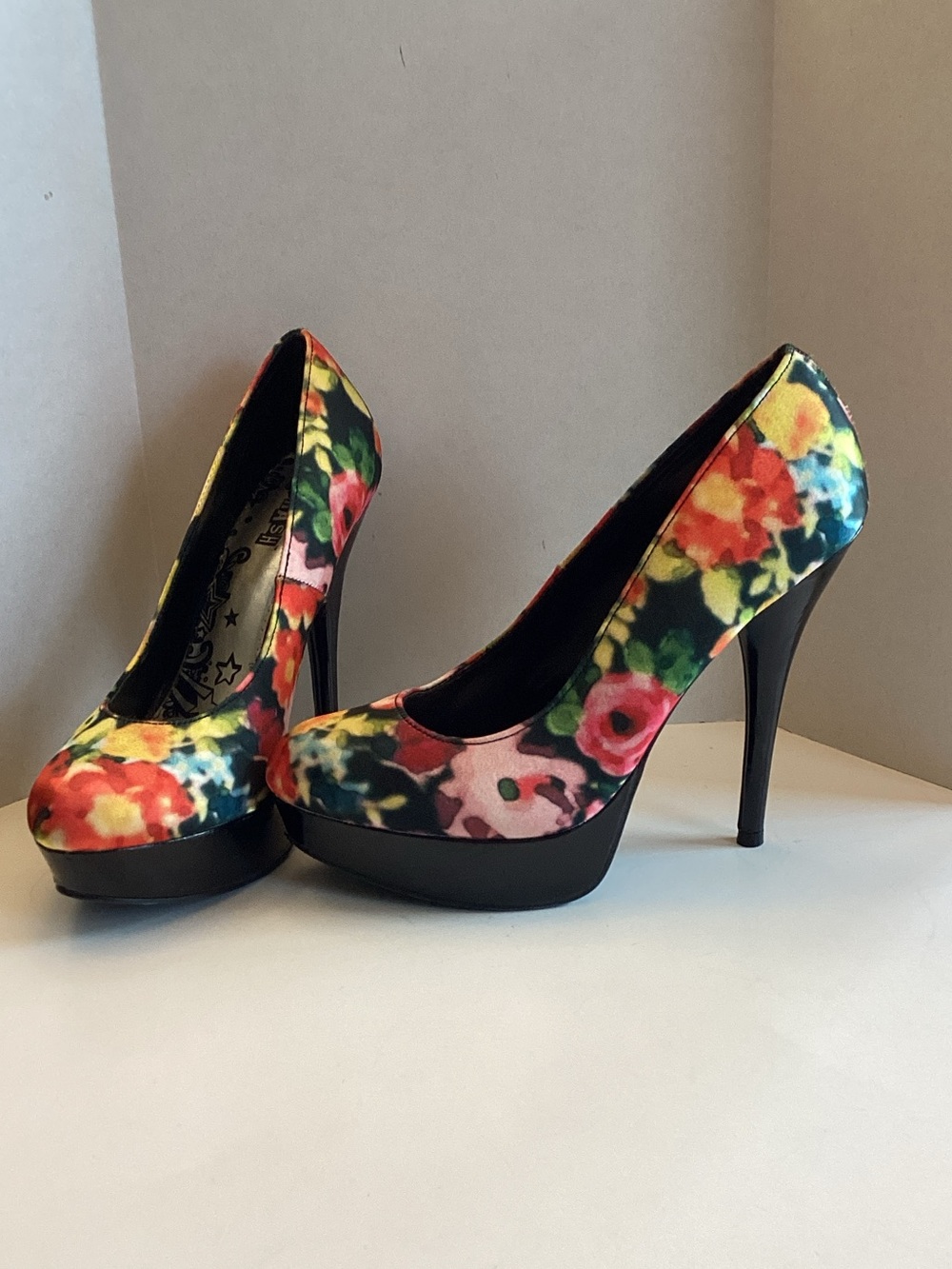 Brash Size 8 Floral Print 1.5” Platform 5.5” High Heels